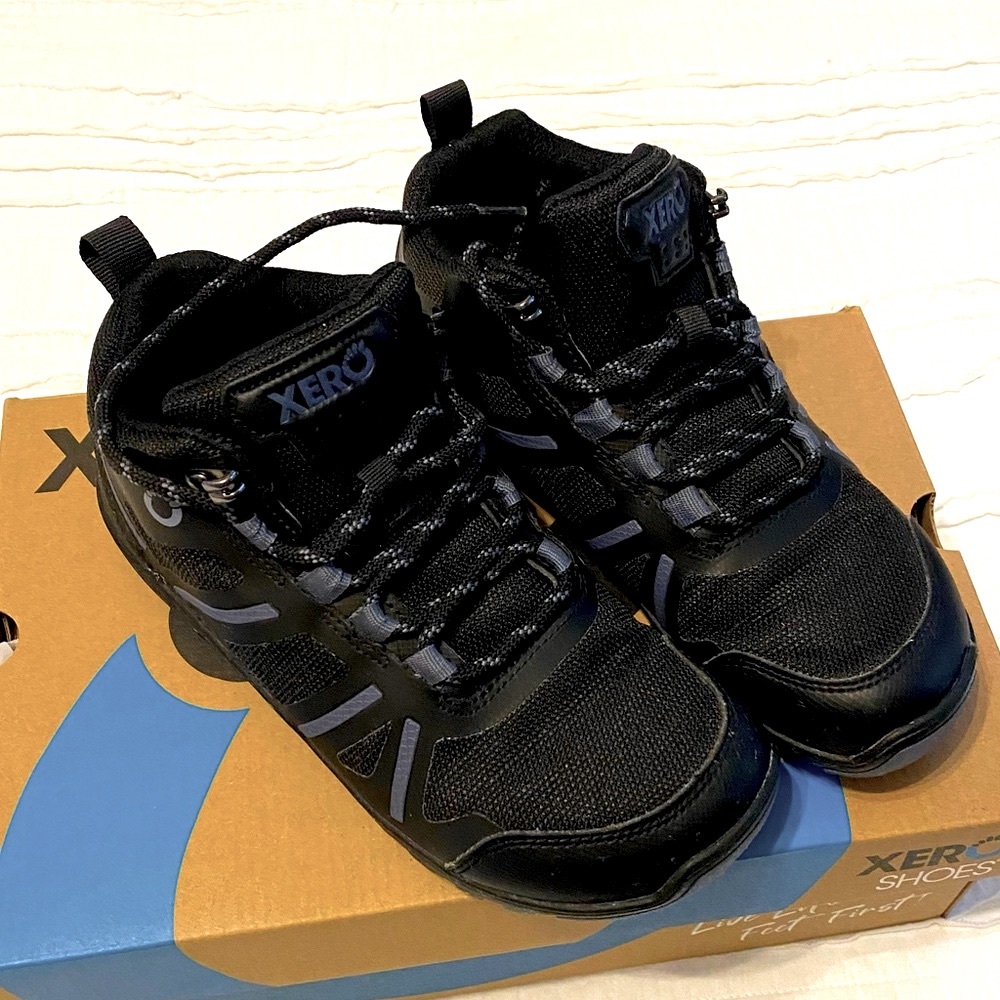 Xero DayLite Hiker Fusion shoe, black, women’s size 7
